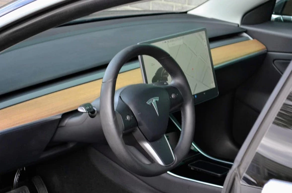 Tesla Model 3 - Afbeelding 9 van 29