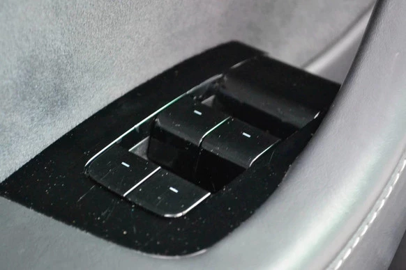 Tesla Model 3 - Afbeelding 13 van 29