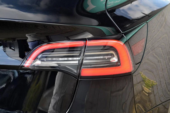 Tesla Model 3 - Afbeelding 25 van 29