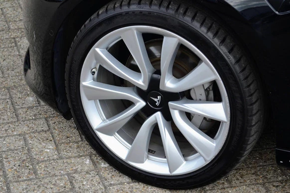 Tesla Model 3 - Afbeelding 26 van 29