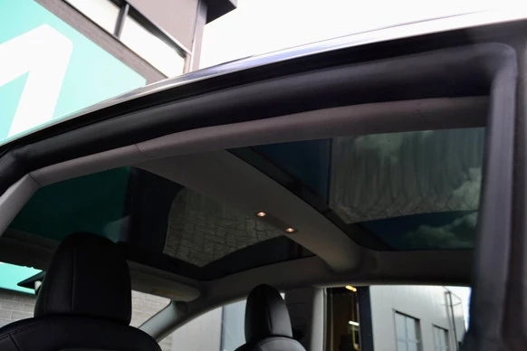 Tesla Model 3 - Afbeelding 27 van 29