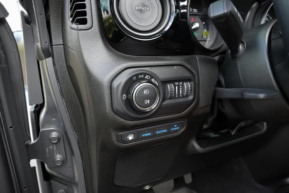 Jeep Wrangler - Afbeelding 25 van 30