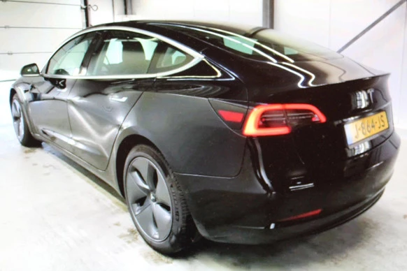Tesla Model 3 - Afbeelding 3 van 10