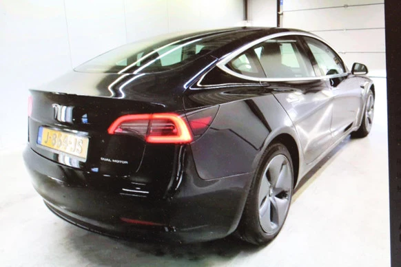 Tesla Model 3 - Afbeelding 4 van 10