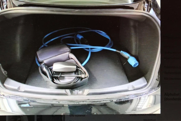 Tesla Model 3 - Afbeelding 7 van 10