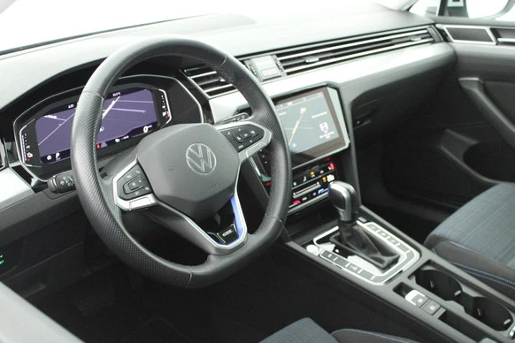Volkswagen Passat - Afbeelding 3 van 30