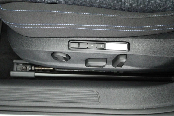 Volkswagen Passat - Afbeelding 6 van 30