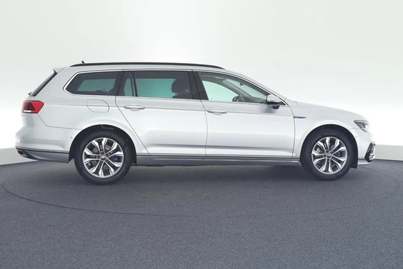 Volkswagen Passat - Afbeelding 10 van 30