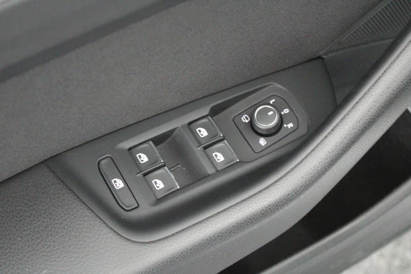 Volkswagen Passat - Afbeelding 15 van 30