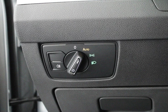 Volkswagen Passat - Afbeelding 16 van 30
