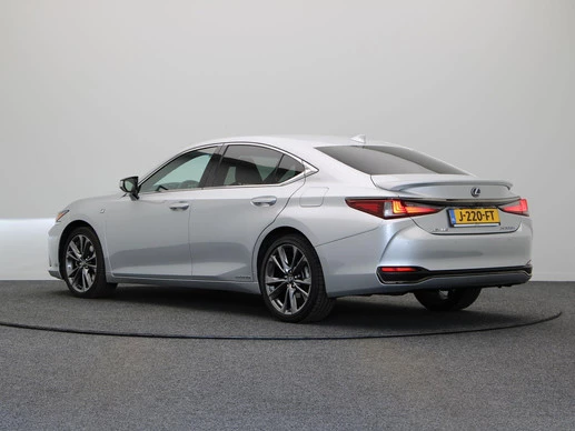 Lexus ES - Afbeelding 2 van 30