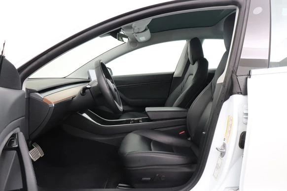 Tesla Model 3 - Afbeelding 8 van 22