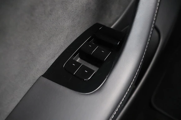 Tesla Model 3 - Afbeelding 15 van 22