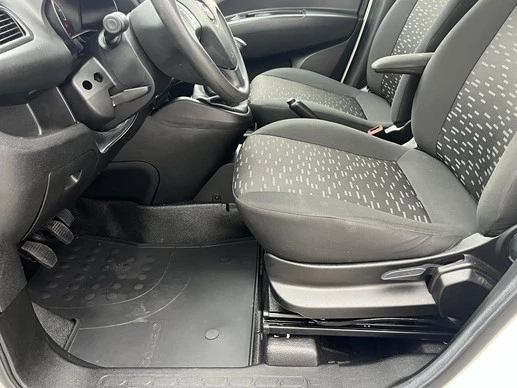 Opel Combo - Afbeelding 24 van 30