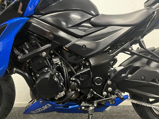 Suzuki GSX - Afbeelding 17 van 22