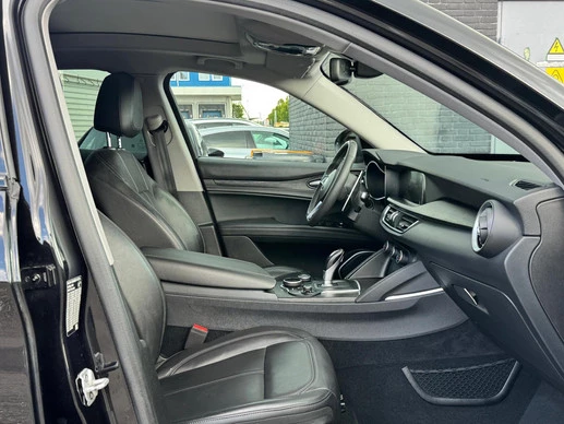 Alfa Romeo Stelvio - Afbeelding 17 van 30