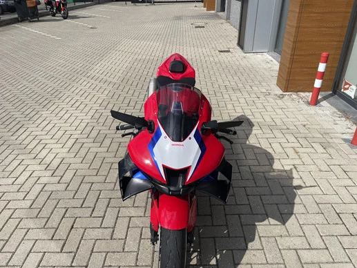 Honda CBR 1000 RR - Afbeelding 20 van 24