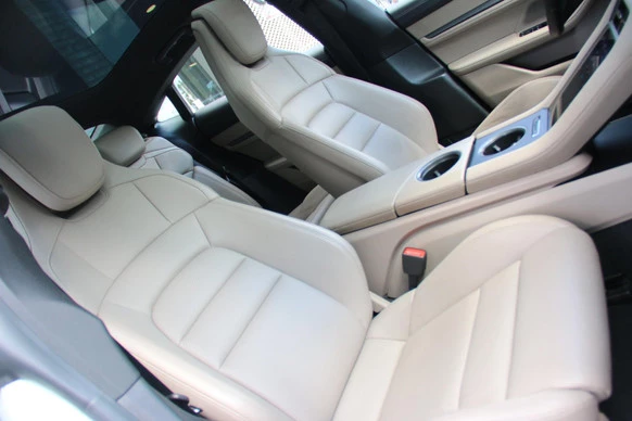 Porsche Taycan - Afbeelding 11 van 26