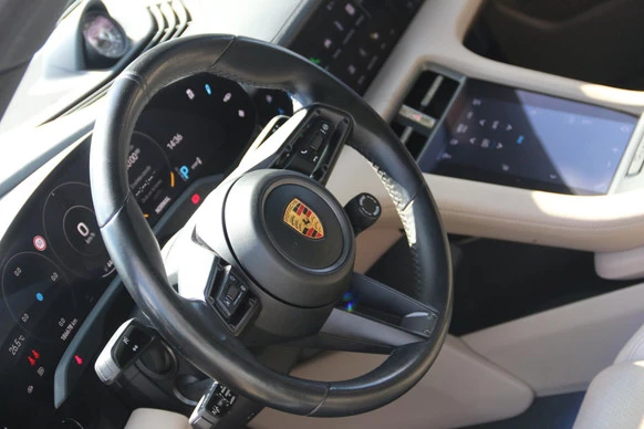 Porsche Taycan - Afbeelding 13 van 26