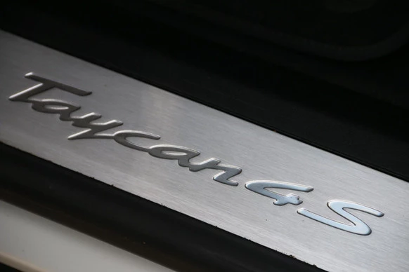 Porsche Taycan - Afbeelding 17 van 26