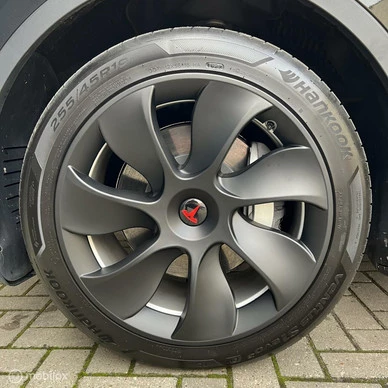 Tesla Model Y - Afbeelding 11 van 21