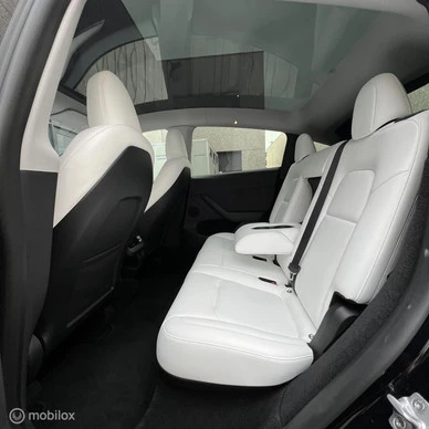 Tesla Model Y - Afbeelding 13 van 21