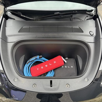 Tesla Model Y - Afbeelding 19 van 23