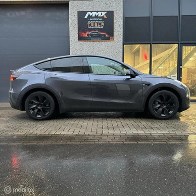 Tesla Model Y - Afbeelding 2 van 23