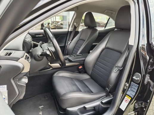 Lexus IS - Afbeelding 27 van 30