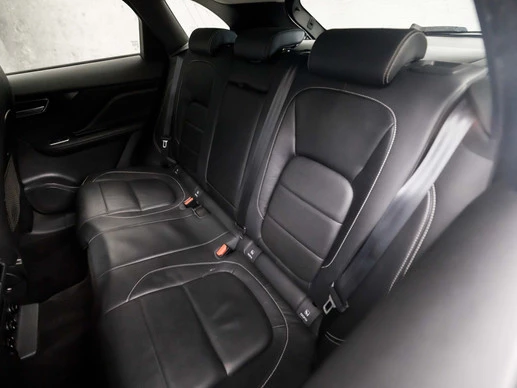 Jaguar F-PACE - Afbeelding 14 van 30