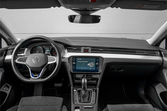Volkswagen Passat - Afbeelding 2 van 30