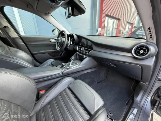 Alfa Romeo Giulia - Afbeelding 11 van 25