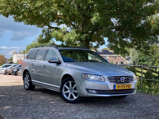 Volvo V70 - Afbeelding 1 van 27