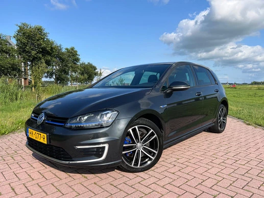 Volkswagen Golf - Afbeelding 1 van 16