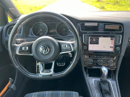 Volkswagen Golf - Afbeelding 10 van 16
