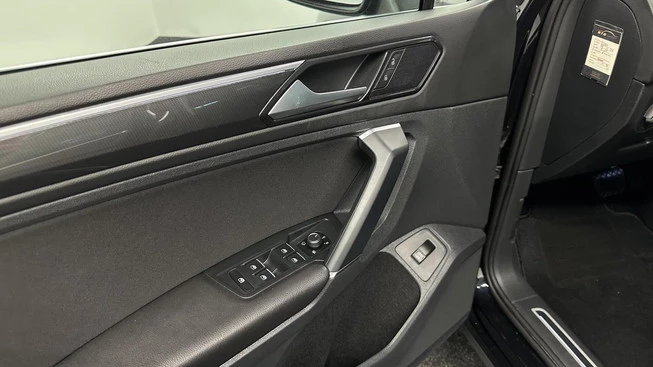 Volkswagen Tiguan - Afbeelding 17 van 30