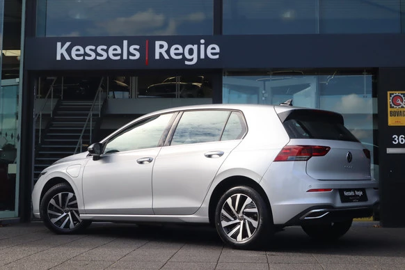 Volkswagen Golf - Afbeelding 23 van 30