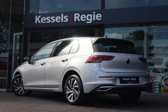 Volkswagen Golf - Afbeelding 24 van 30