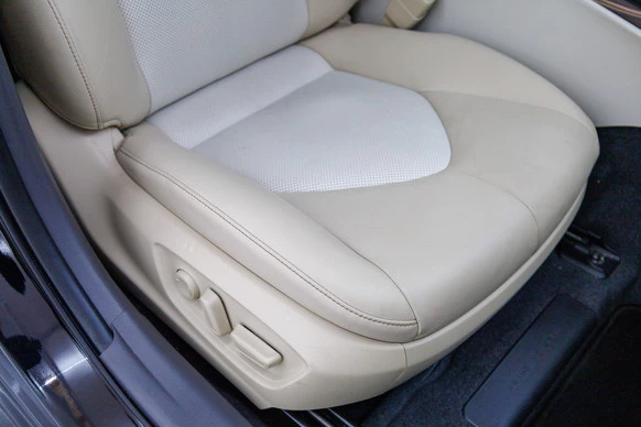 Toyota Camry - Afbeelding 13 van 25