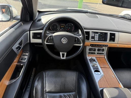 Jaguar XF - Afbeelding 2 van 30