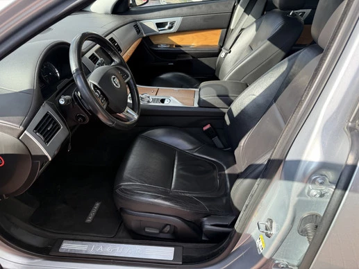 Jaguar XF - Afbeelding 16 van 30