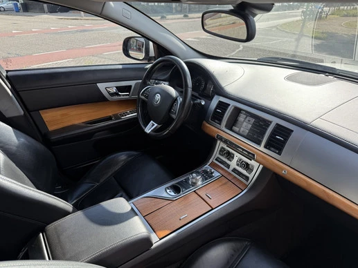 Jaguar XF - Afbeelding 22 van 30