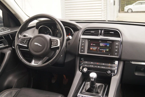Jaguar F-PACE - Afbeelding 10 van 22