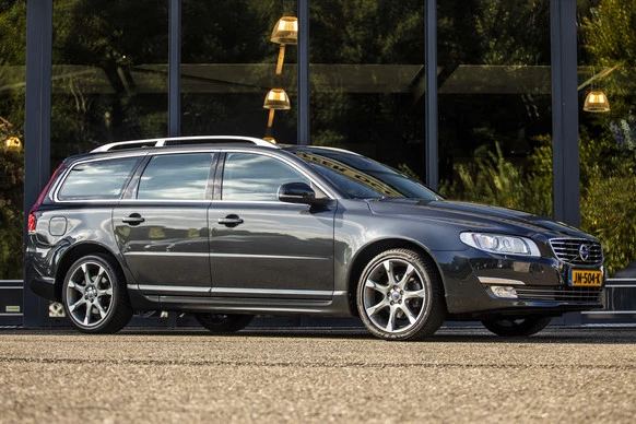 Volvo V70 - Afbeelding 1 van 30