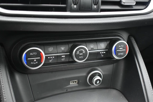 Alfa Romeo Stelvio - Afbeelding 17 van 30