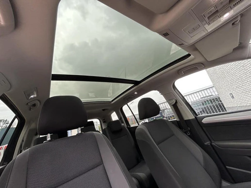 Volkswagen Touran - Afbeelding 22 van 29