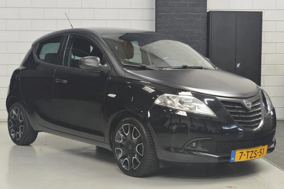 Lancia Ypsilon - Afbeelding 1 van 23