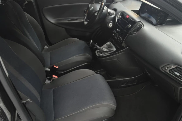 Lancia Ypsilon - Afbeelding 10 van 23
