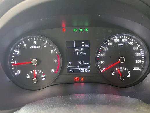 Kia Stonic - Afbeelding 8 van 28