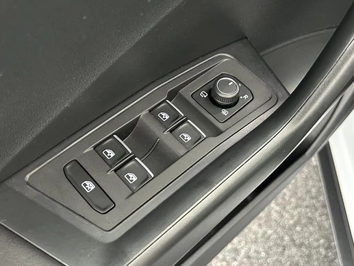 Volkswagen T-Roc - Afbeelding 17 van 30